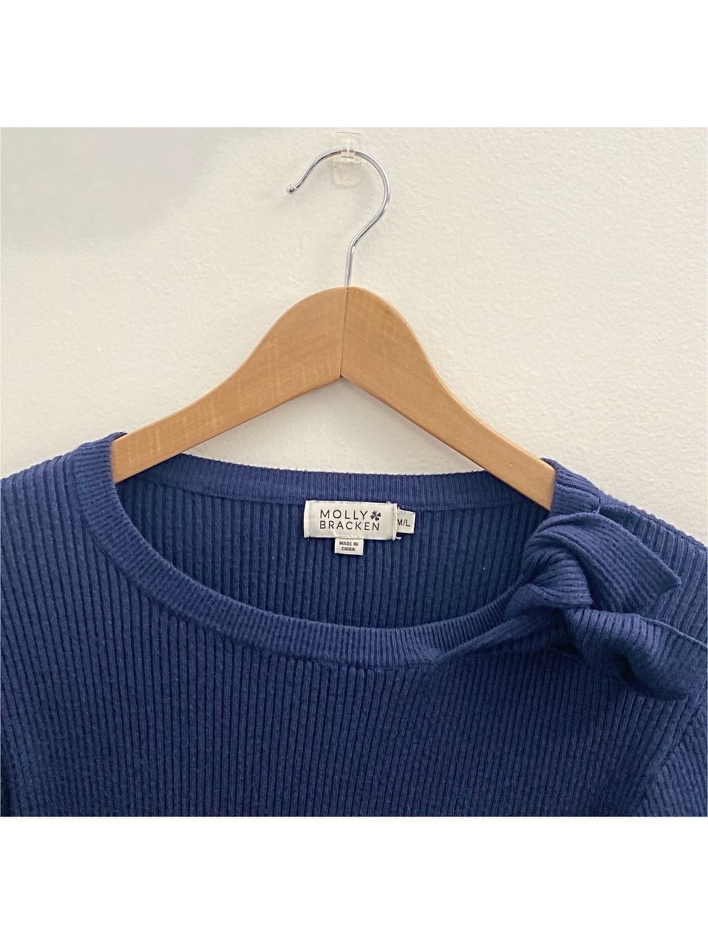 Molly Bracken Ribbed Knit Sweater with Bow Detail Size Medium/Large - Picture 2 of 3